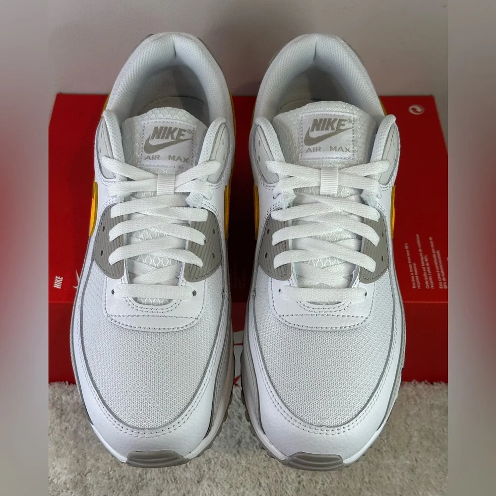 Nike Air Max 90 - Picture 2 of 13